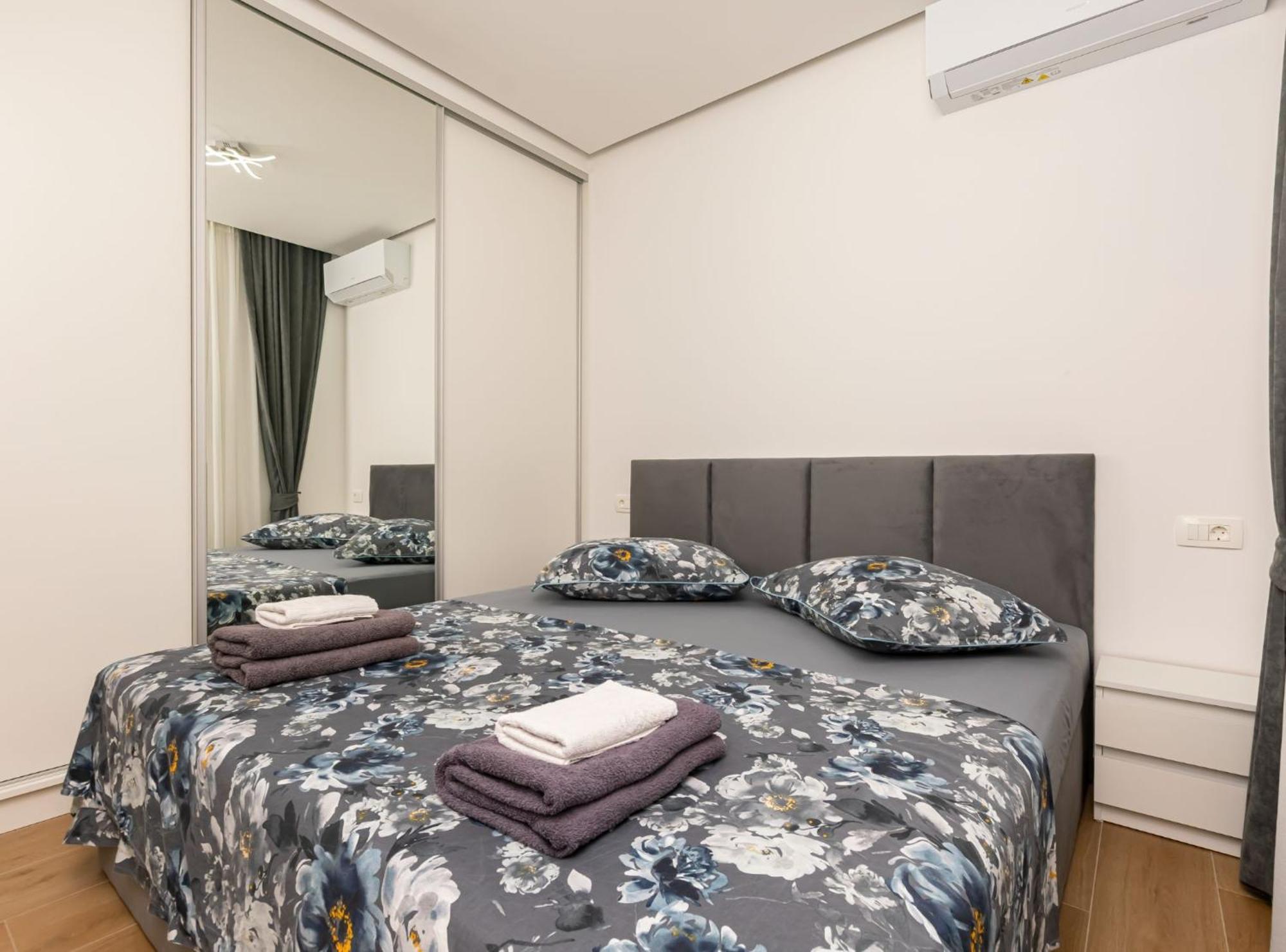 Apartments Hope Dugi Rat Extérieur photo