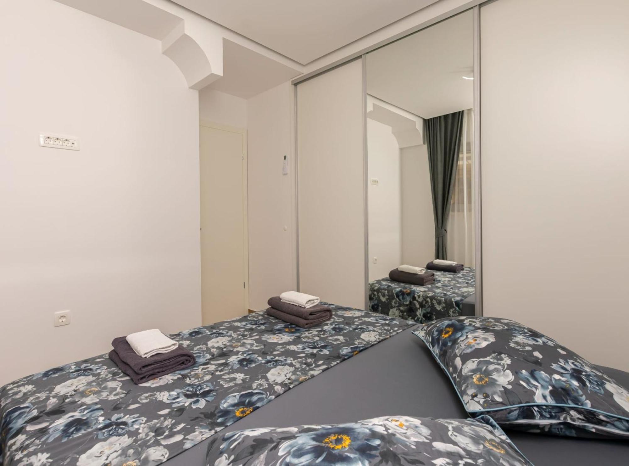 Apartments Hope Dugi Rat Extérieur photo