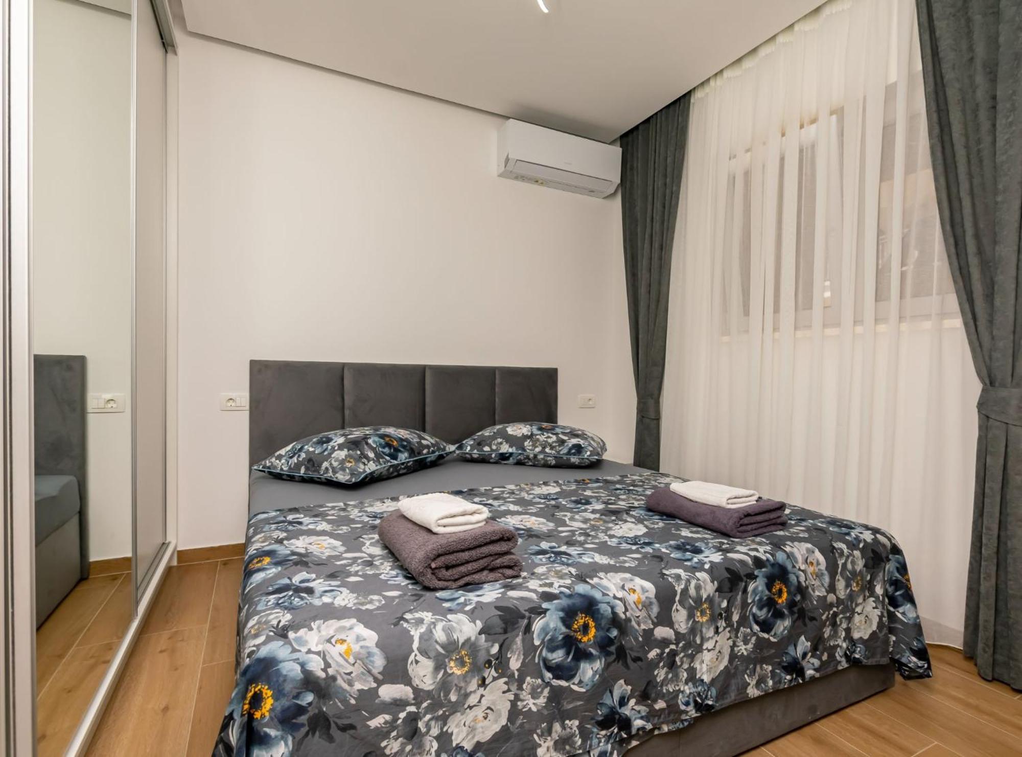 Apartments Hope Dugi Rat Extérieur photo
