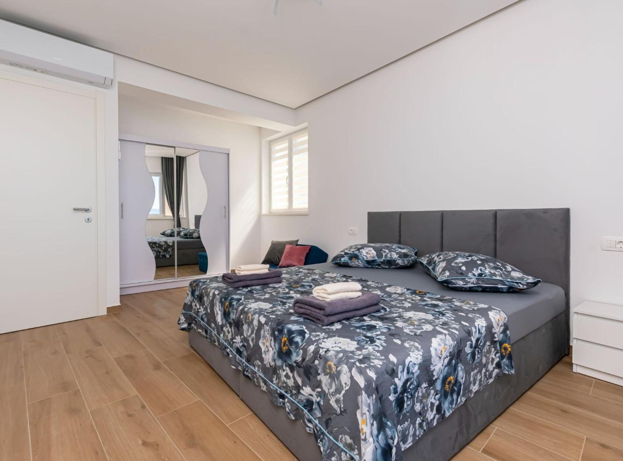 Apartments Hope Dugi Rat Extérieur photo