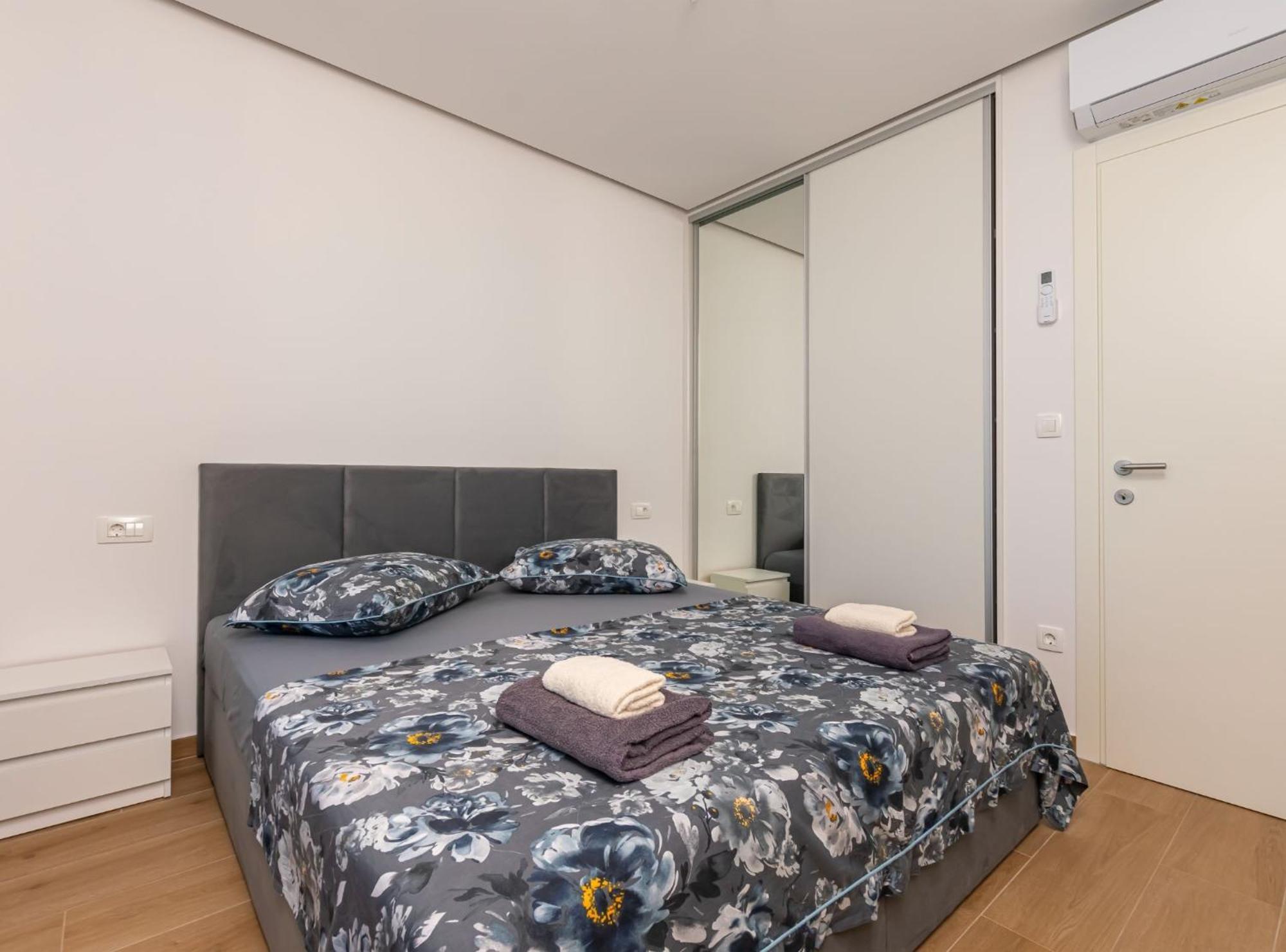 Apartments Hope Dugi Rat Extérieur photo